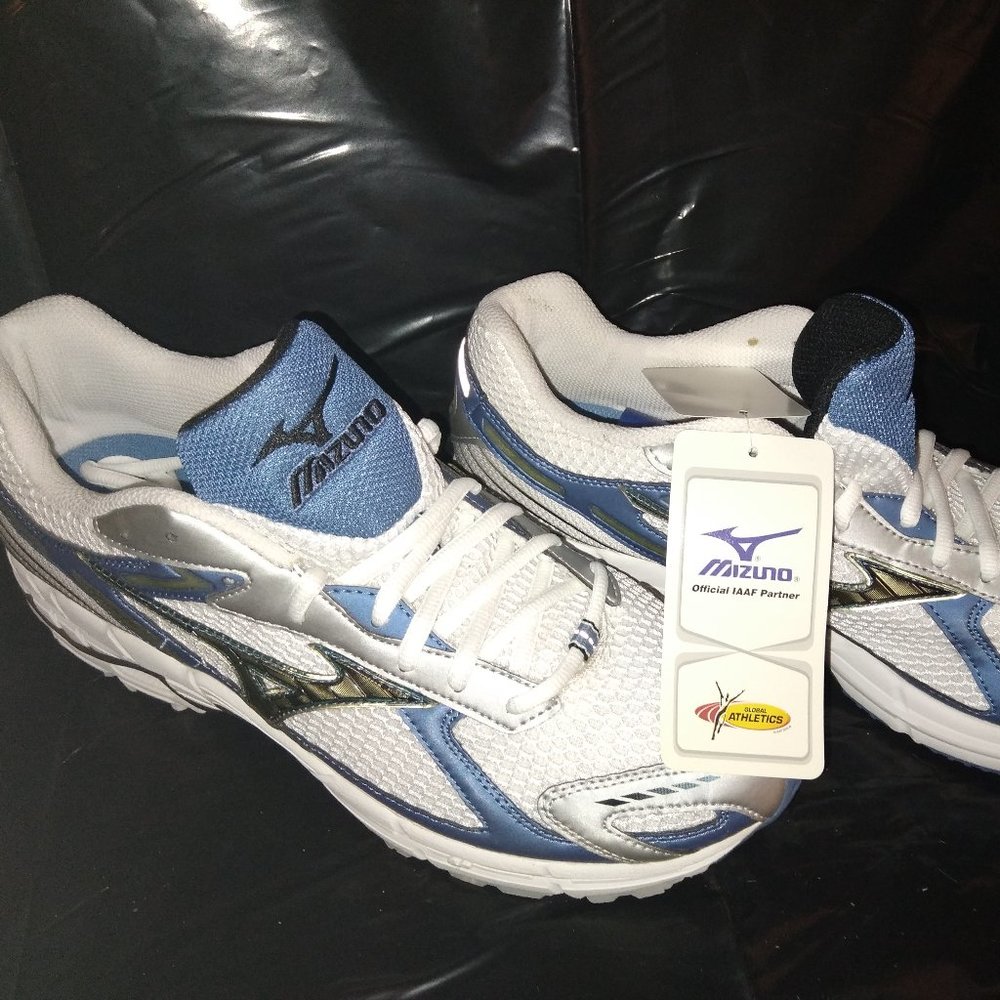 Mizuno Mens Sneaker Size 12